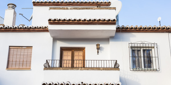 Pintar Fachadas de Casas Unifamiliares / Chalets en Reus · Pinturas Especiales Anticorrosivas y de Alta Resistencia
