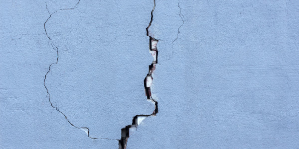Pintar Fachadas de Casas Unifamiliares / Chalets en Reus · Reparación, Sellado de Grietas y Desperfectos