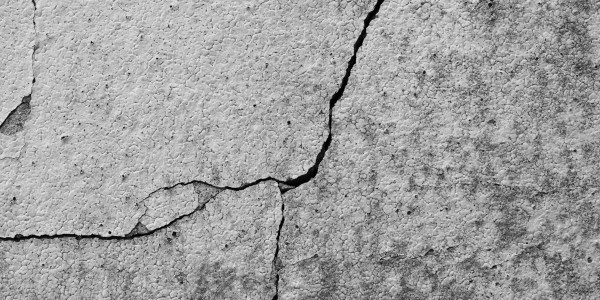 Trabajos Verticales en Fachadas de Edificios / Viviendas en Reus · Reparación, Sellado de Grietas y Desperfectos