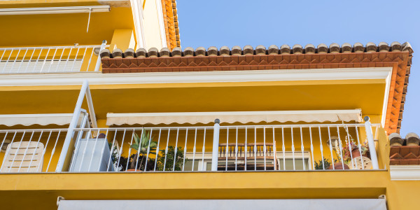 Trabajos Verticales en Fachadas de Edificios / Viviendas en Reus · Restauración de Fachadas